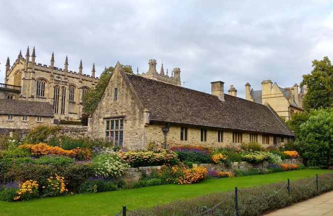 Why do you need a land agent when selling land or property for development?